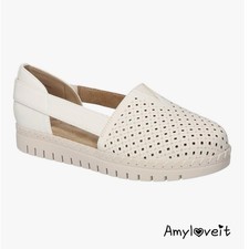 Easy Street Fedra Sandals Size