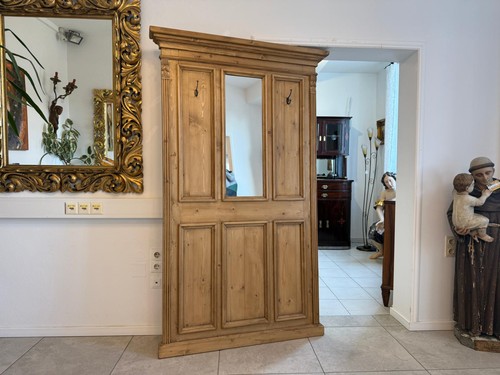 Bäuerliche garderobe - bäuerliche,