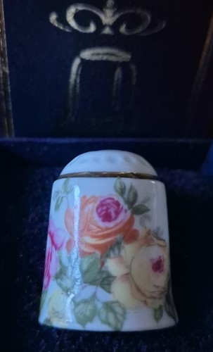 Reutter porzellan fingerhut - porzellan,
