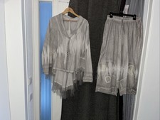 Einzigartiger Anzug von Pangea