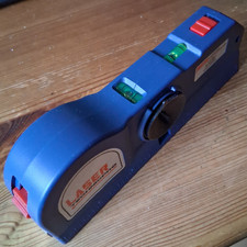 Laser Wasserwaage mit Maßband