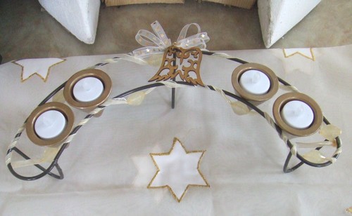Moderner adventskranz mit led - adventskranz,