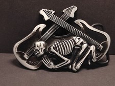 Buckle/Gürtelschnalle KNEELING Skeleton SKULL with GUITARS, (Musik, Biker)