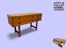 WMK I Stilvolles kleines skandinavisches Lowboard in Teakholz, mit Schubladen un