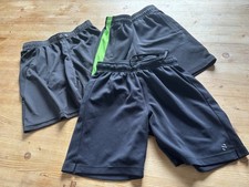 3x schwarze kurze Hosen