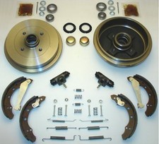 Bremstrommel Set mit Backen Radlager Zubehör passend für VW Golf 3 / III hinten