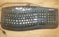 ergonomisch Microsoft US QWERTY Tastatur Keyboard USB mit erweiterten Tasten