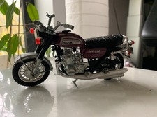 Polistil Suzuki GT 750  Motorrad Modell 1:15 lila  A 2033