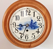 alte Küchenuhr Holzrahmen aus Plauen Keramikziffernbl  ca 1920 nicht funktionst.