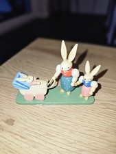 ESCO Hasenfiguren Schnitzerei