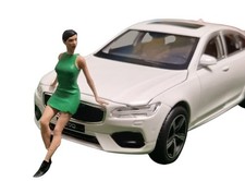 ATLANTIC, Gelehnte Frau in