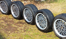   5 Räder  Aluminium  205/50 R 15  auf 7 J Felge passt auch auf viele Oldtimer 