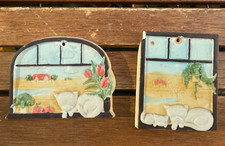 Zwei Katzenbilder plastisch Gips bemalt und lackiert, 11 x 8cm und 10 x 8cm