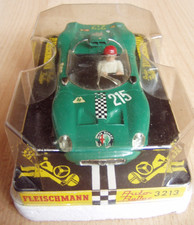 Fleischmann Auto Rallye Alfa Romeo 33, grün. Motor läuft, sehr gute OVP + Inlay