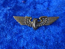 A28-07) Shade -. Hat badge