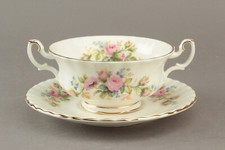 Royal albert moss rose - moss,