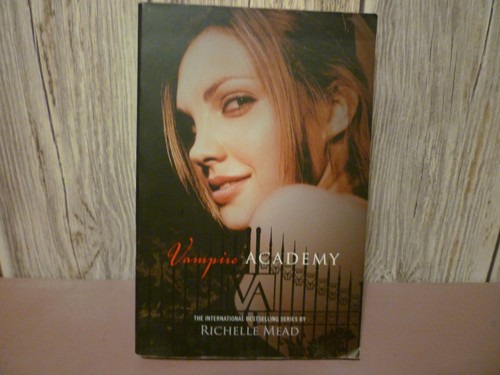 Vampire academy richelle mead - vampire,