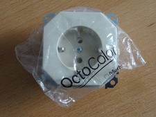 Merten OctoColor Steckdosen mit Zentralplatte in weiß