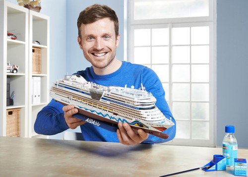 Revell 05230 cruise ship - revell, aida