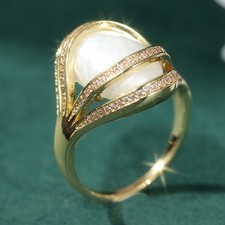 Gold Geometrischer Statement