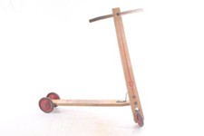 Alter Kinderroller Holzroller Tretroller  Holz Vintage  Deko Spielzeug 
