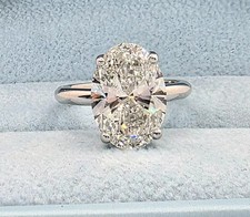 2.00ct VS1 Oval Schliff Weiß