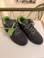 Off-White Sneaker Out Of