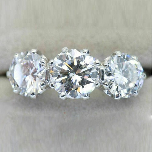 Rund drei stein diamant - 3,
