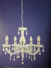 Weisser KRONLEUCHTER