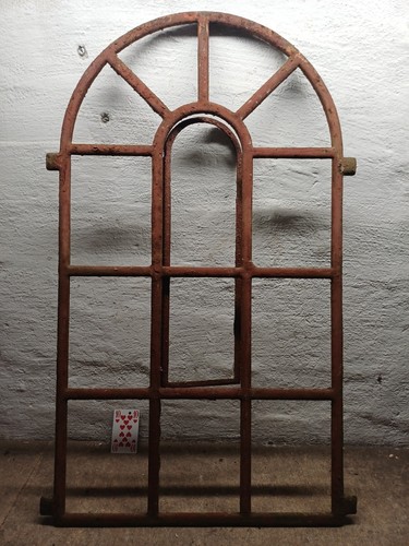Massives altes fenster mit - fenster,