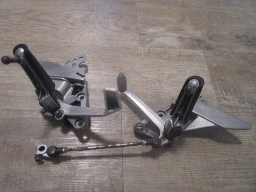 Beide fussrastenanlagen vorn - beide,
