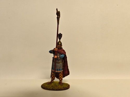 Rom081 gallic standard bearer - rom081,