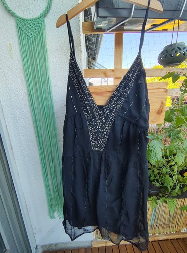 Schwarzes kurzes kleid mit - kurzes,