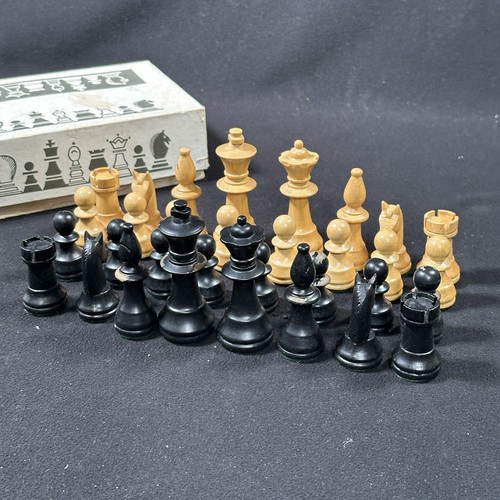 Vintage schachspiel holz - schachspiel,