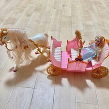 Barbie Kutsche Set Figur