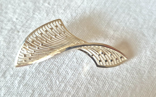 Feine brosche dreidimensional - feine,