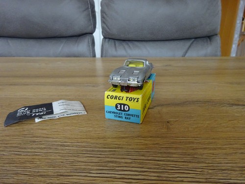Corgi toys 310 chevrolet - toys,