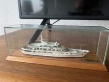 Yacht Virginian