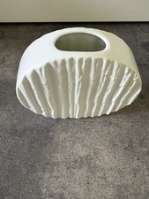 Johann Seltmann Vohenstrauss Porzellan Vase Weiß Bisquit  Porzellan 12 cm hoch 