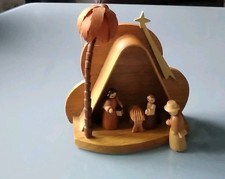 Weihnachtskrippe Krippenstall mit Figuren Holz