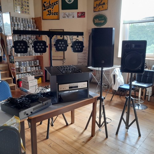 Musikanlage bestehend aus - :,