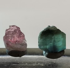 Turmalin - 2 Rohsteine, grün & rosa, ges. 4,25ct, 8,2-8,4mm, Brasilien #2697