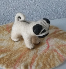 Filzhund Hund Mops