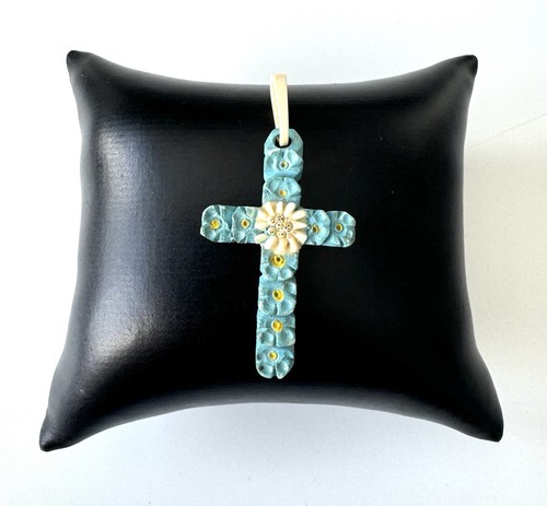 Geschnitzter kreuz anhänger - kreuz,