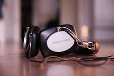 Bowers & Wilkins P5