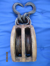 Antiker Schiffsblock mit Doppelrolle aus Holz und Schmiedeeisen Höhe 39cm