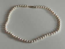 Elegante Perlenkette mit Karabinerverschluss aus 585er Gold