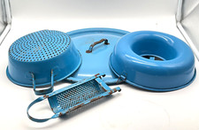 4x alte dänische Emaille Küchen-Deko Kuchenform Backform Reibe Sieb Topfdeckel