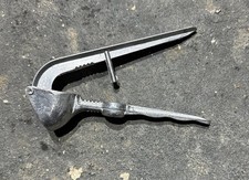 ALUGUSS KNOBLAUCHPRESSE / ENTSAFTER Olivengrube, Nussknacker Ref Ca