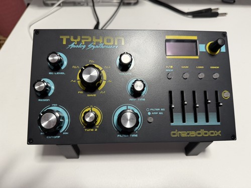 Dreadbox typhon analoger - typhon,